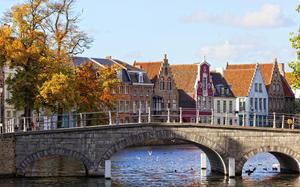 Brujas, repleta de puentes