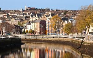 Fachadas y r�o Lee