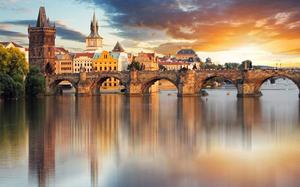 Charles Bridge al atardecer