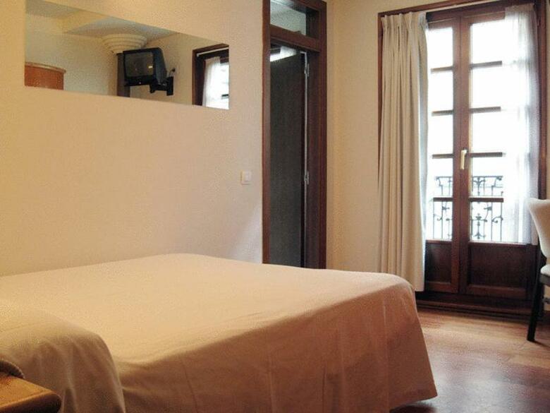 Hotel La Plaza I