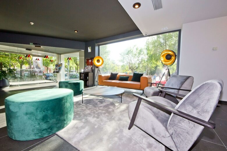 Aparthotel Atenea Vall�s