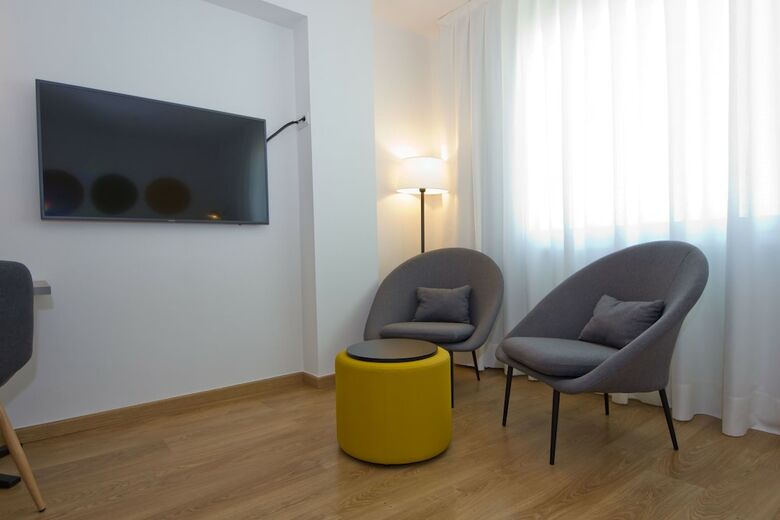 Aparthotel Atenea Vall�s