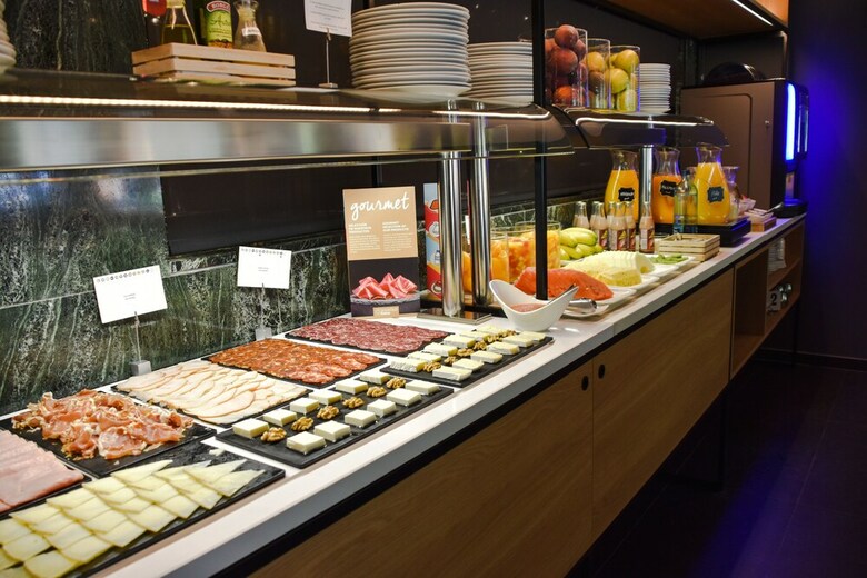 Aparthotel Atenea Vall�s
