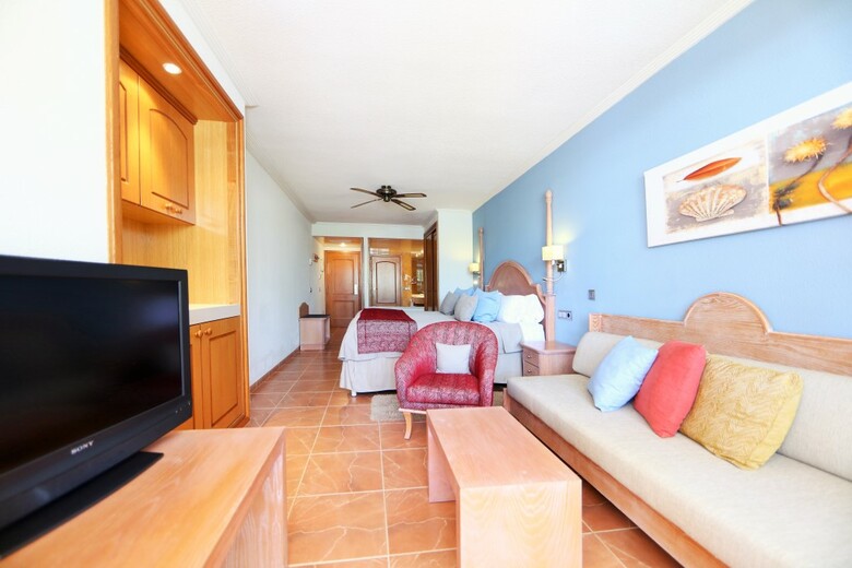 Hotel Iberostar Jard�n Del Sol Suites - Adults Only
