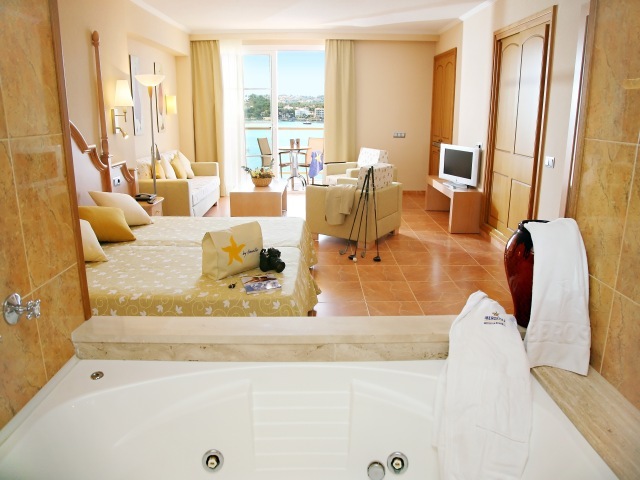 Hotel Iberostar Jard�n Del Sol Suites - Adults Only