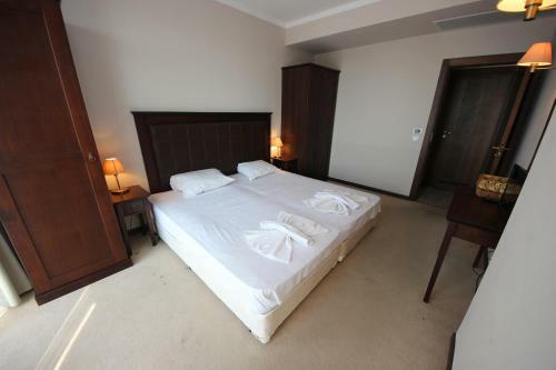 Menada Apartments In Royal Beach