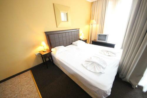 Menada Apartments In Royal Beach