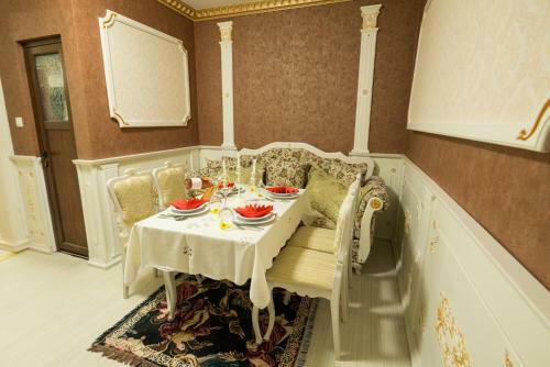 Hostal Guesthouse Versailles