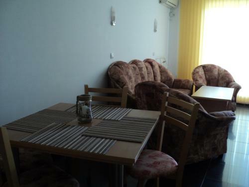 Meni Apartments And Guest Rooms