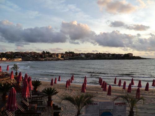 Meni Apartments And Guest Rooms
