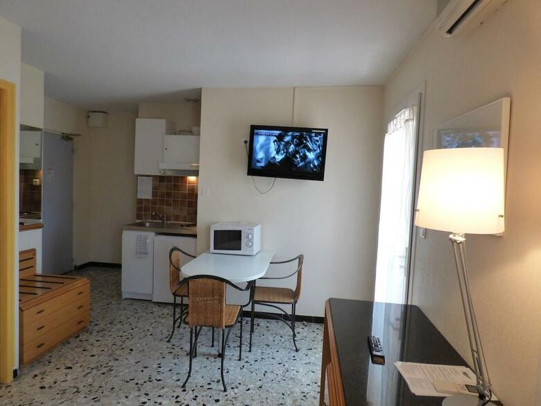 Hotel Court'inn Suites