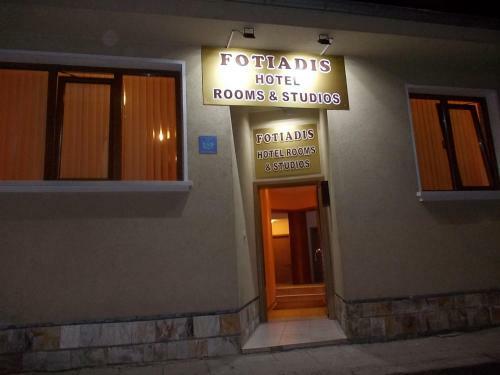 Hostal Fotiadis Hotel Rooms & Studios