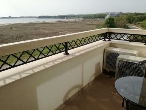 Golden Dunes Primorsko Apartments