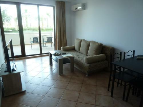 Golden Dunes Primorsko Apartments