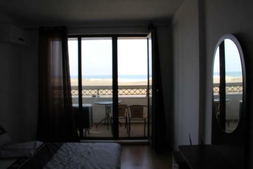 Golden Dunes Primorsko Apartments