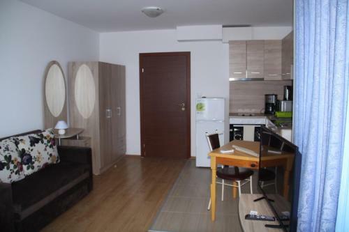 Golden Dunes Primorsko Apartments