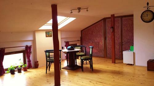 Hostal Guest Rooms The Old House