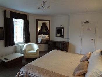 The Yenton Hotel