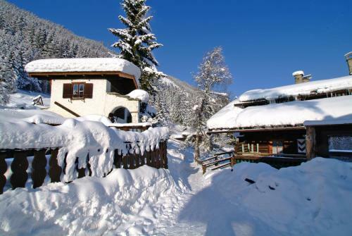 Hostal Bellevue Alm
