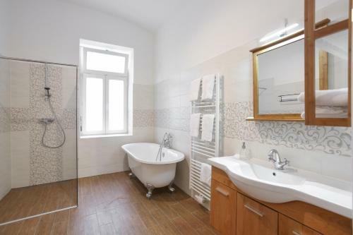 Vintage Apartments Sch�nbrunn