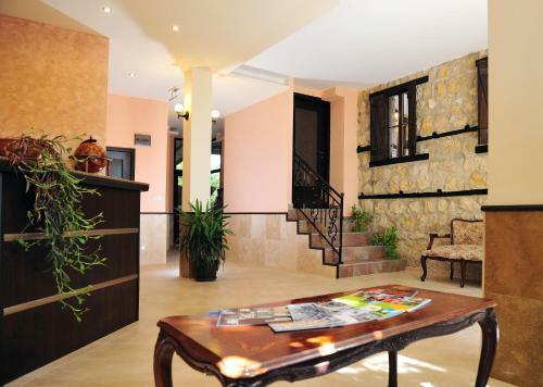 Hostal Family Hotel The Hunter's Lodge