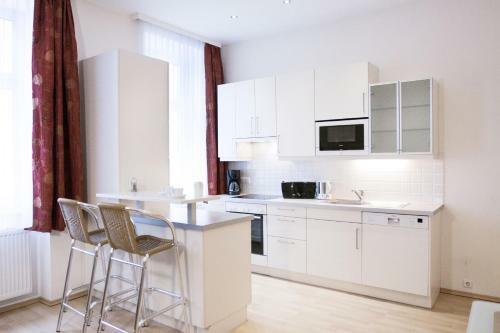 Dr. Riess Apartments