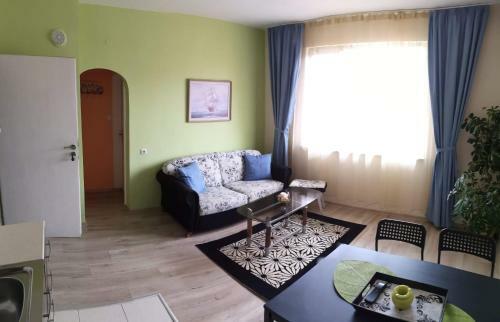 Private Home Yani Popov