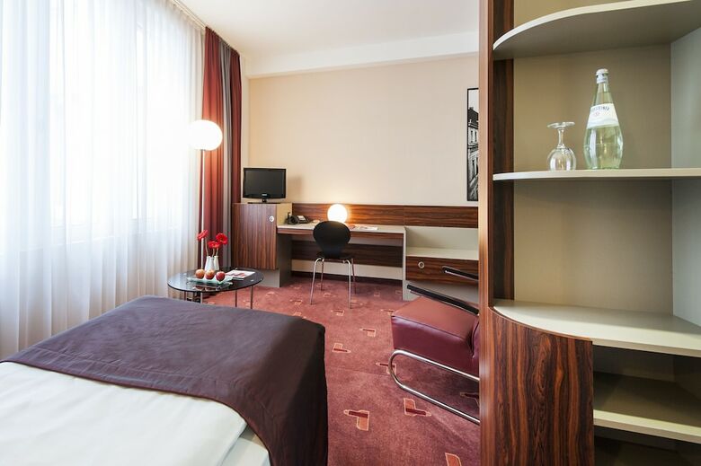 Hotel Premier Inn K�ln City Mediapark