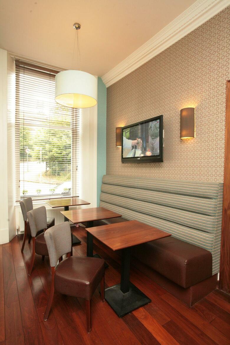 Acorn Hotel