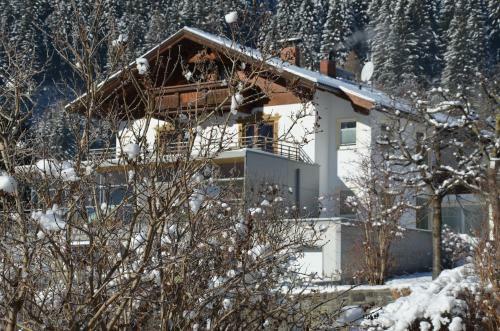 Hostal Pension Tina