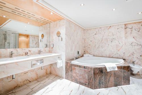 Hotel Krumers Alpin ? Your Mountain Oasis