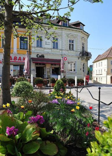 Hostal Madar Caf� Central Melk