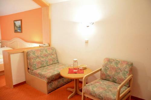 Hostal Gasthof Pension Hirlatz