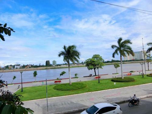 River Star Hotel