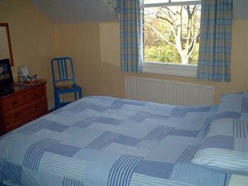 Albergue Burton Villa Guest House