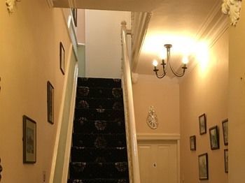 Albergue Burton Villa Guest House