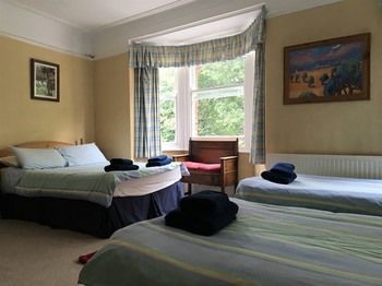 Albergue Burton Villa Guest House