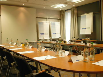 Hotel Express By Holiday Inn Swindon City Centre