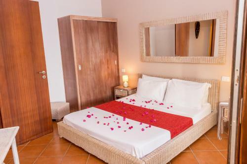 2 Bedroom Beachfront Apartment - Porto Antigo 2