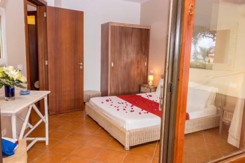 2 Bedroom Beachfront Apartment - Porto Antigo 2