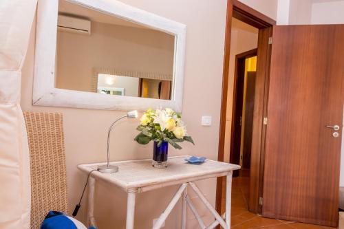 2 Bedroom Beachfront Apartment - Porto Antigo 2