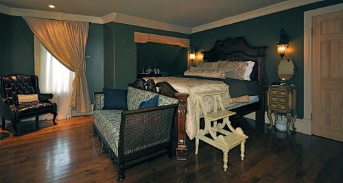 Creighton Manor Inn Bed & Breakfast