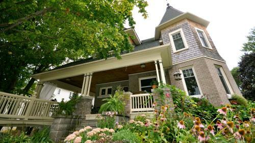 Creighton Manor Inn Bed & Breakfast