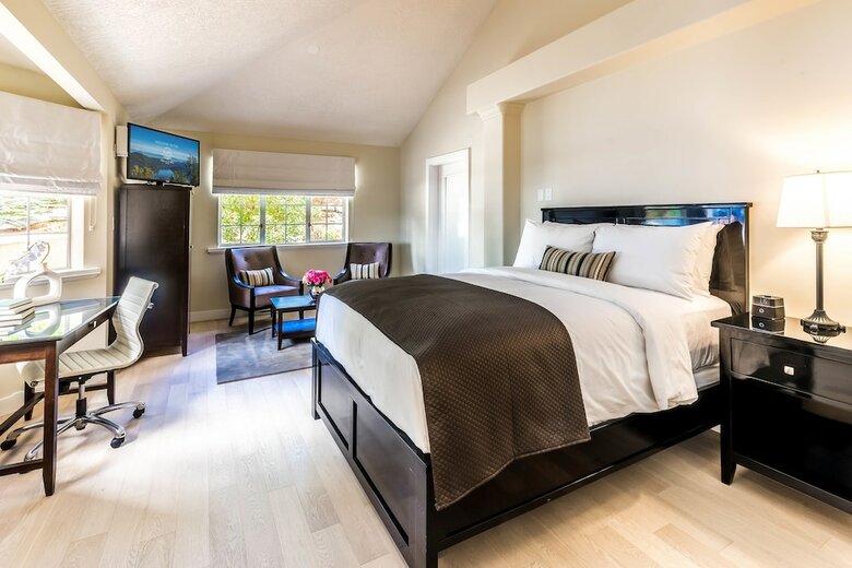 Hotel Villa Eyrie Resort