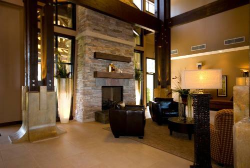 Hotel Sunrise Ridge Waterfront Resort