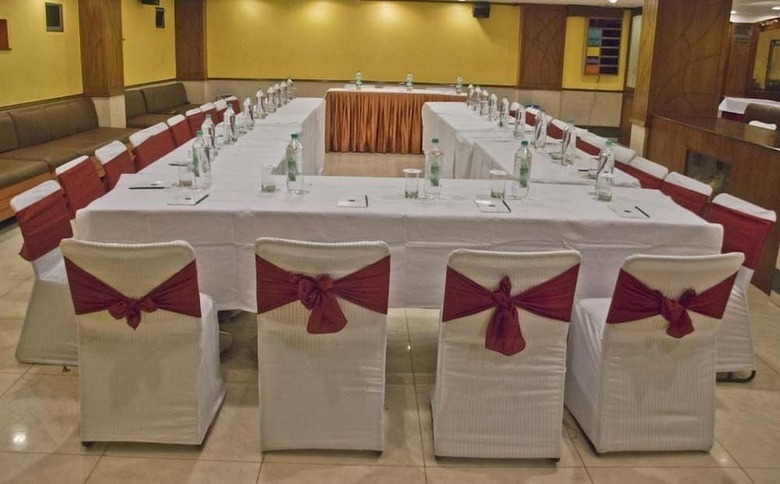 Hotel Swati Deluxe