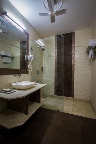 Hotel Suncourt Yatri