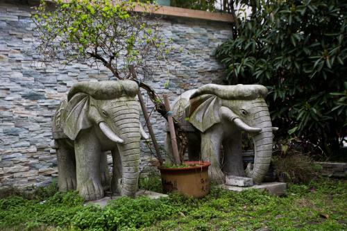 Zhangjiajia Hoilday Villa