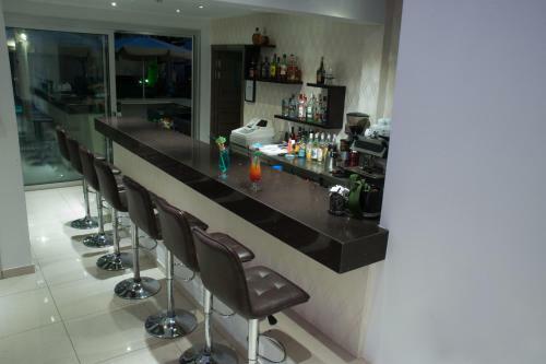 Frixos Suites Hotel Apartments