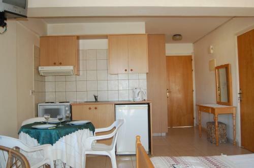 Nicos & Olympia Apartments